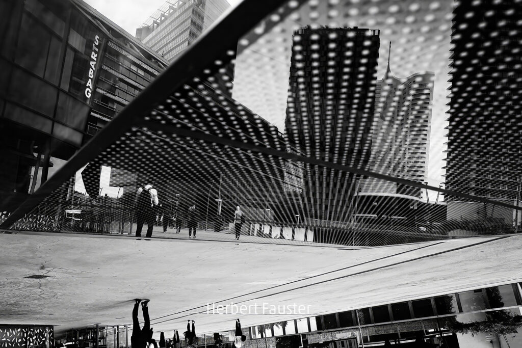 110_2024_AT4_LM-413_S AT4700135 Fauster Herbert_In the street