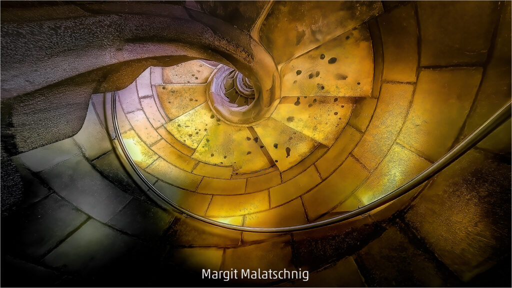 315_2024_AT4_LM-494_S AT4330039 Malatschnig Margit_Turmtreppe