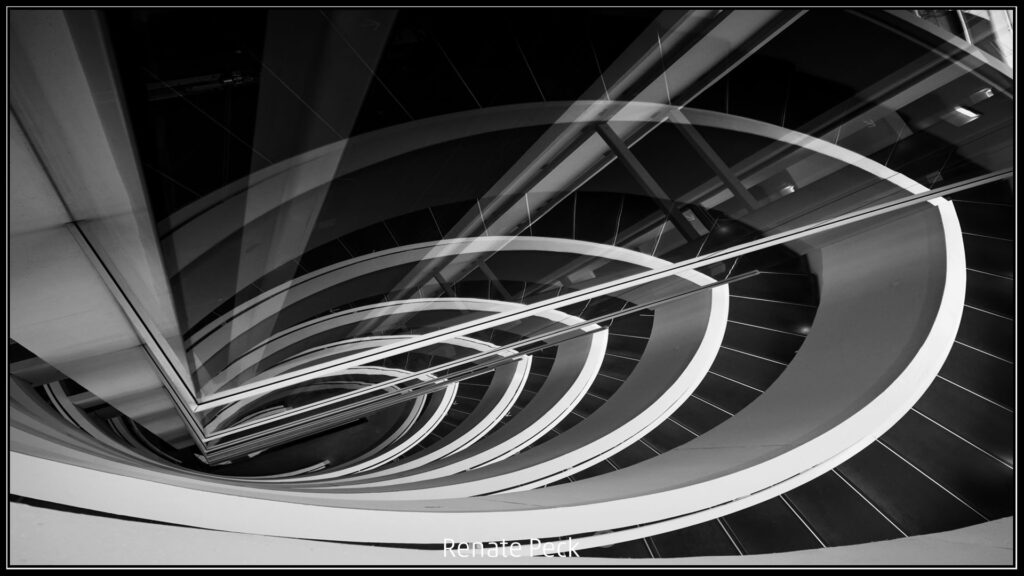 371_2024_AT4_LM-622_S AT4330005 Peck Renate_Stiegenaufgang DK03